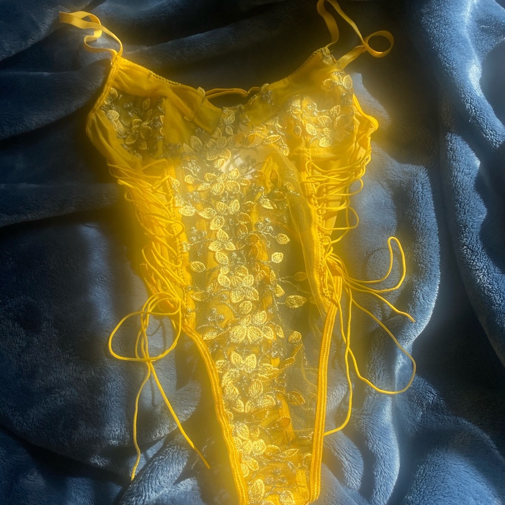 Beautiful yellow flower lingerie
